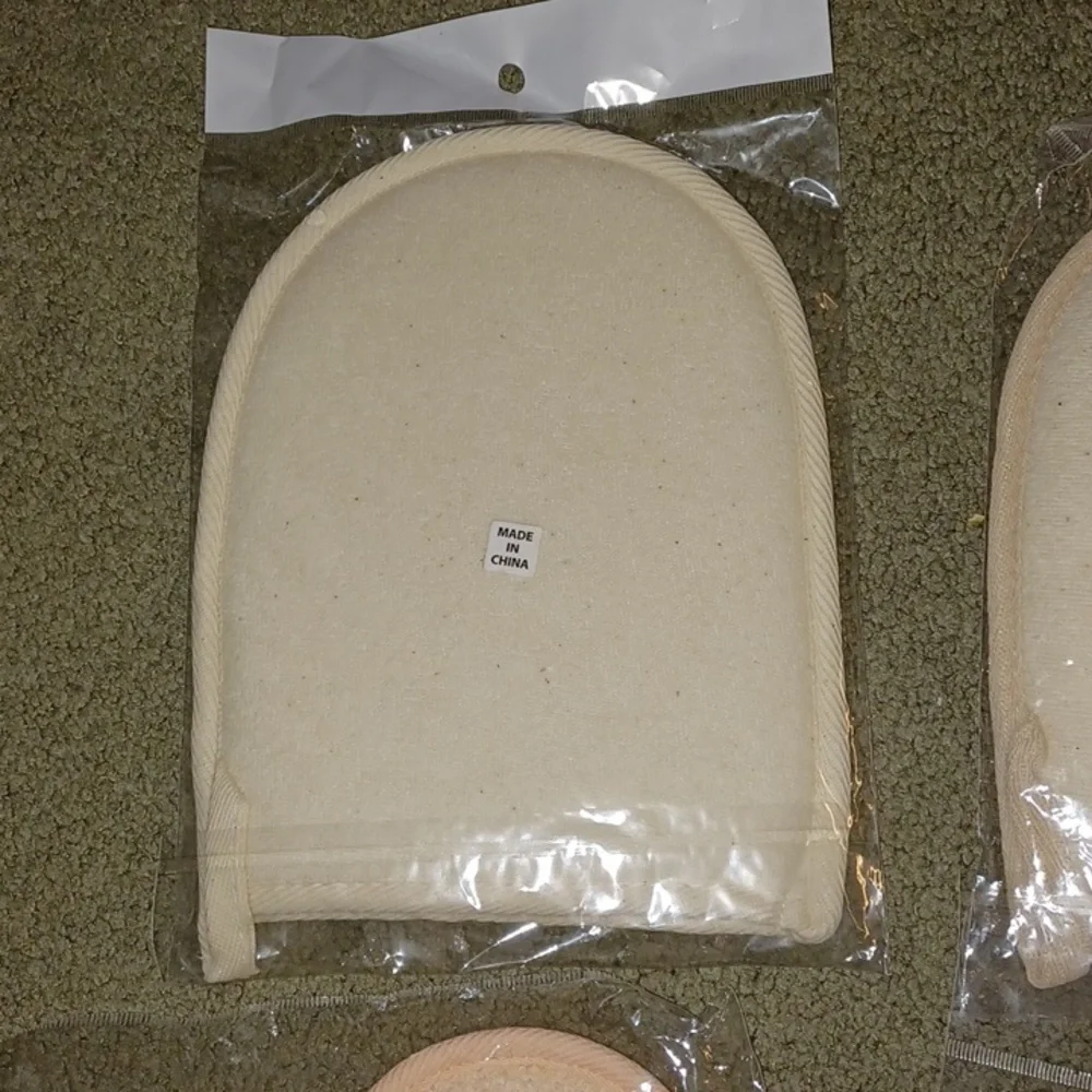 LOT of NIP Luffa Mitts and Soap Bags